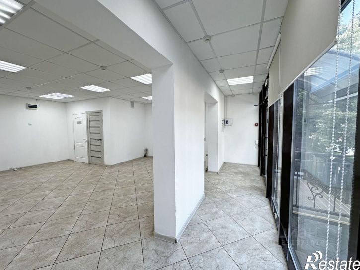 Торговое помещение улица Карякина, 31,  д. 31