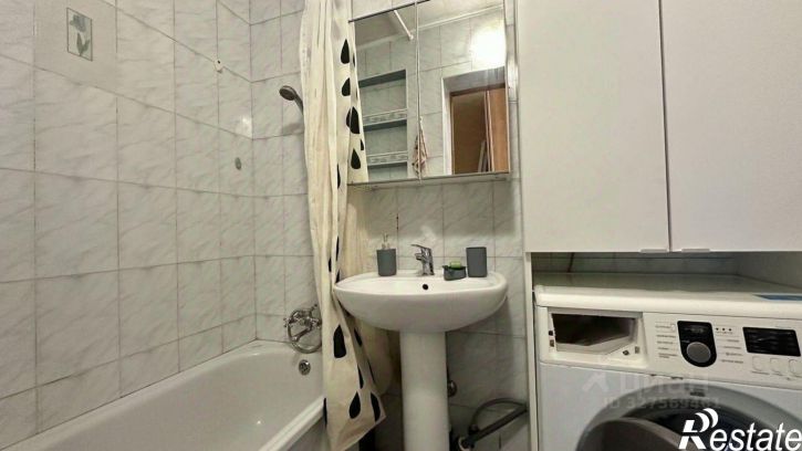 3-комн квартира пр-д 2-й им. Стасова, 41,  д. 41
