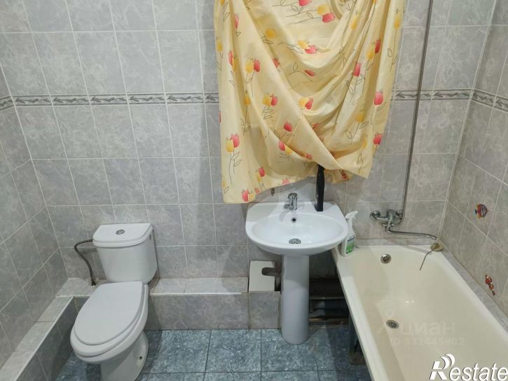 1-комн квартира пр-кт Чекистов, 42,  д. 42