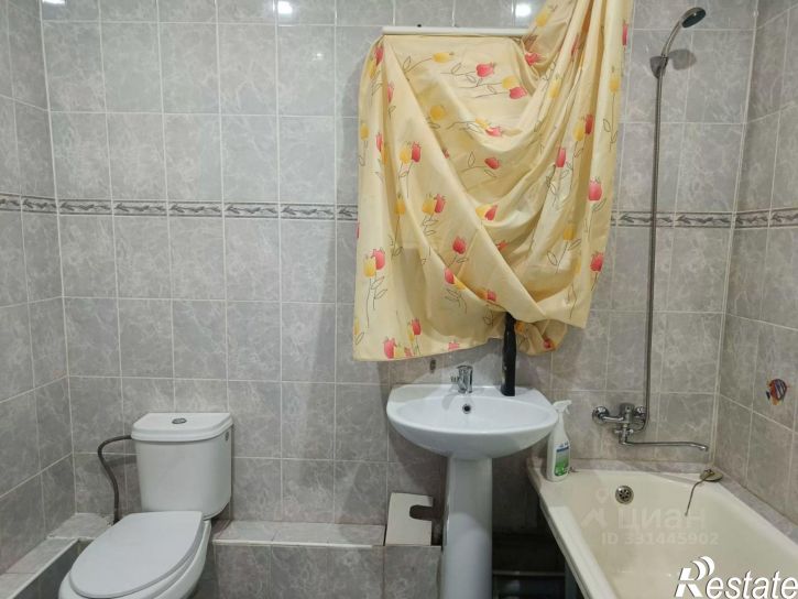 1-комн квартира пр-кт Чекистов, 42,  д. 42