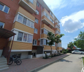 2-комн, 68кв м, этаж 4/5 улица имени В.М. Комарова, 106Бк4