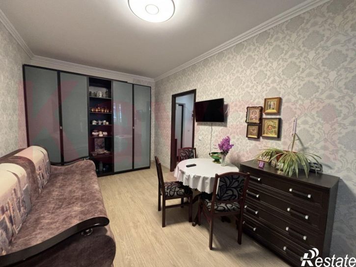 2-комн квартира Заполярная ул.