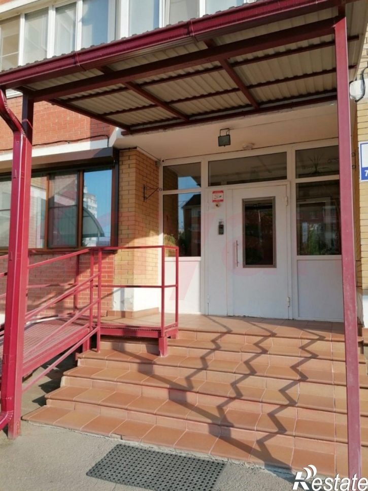 2-комн квартира Чекистов проспект