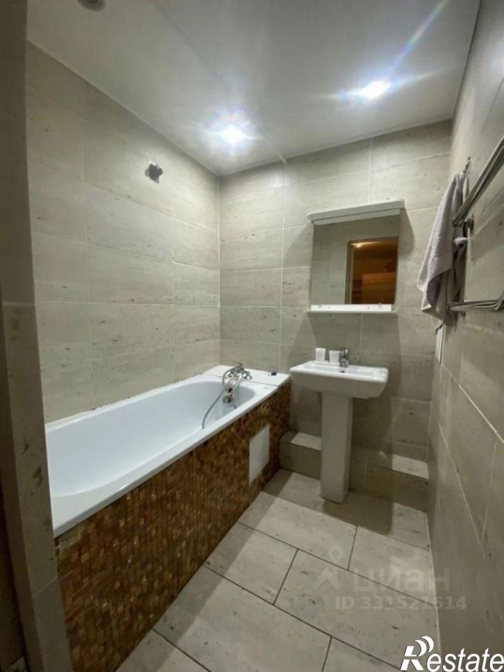 2-комн квартира улица Леонида Лаврова, 8 к1,  д. 8 к1