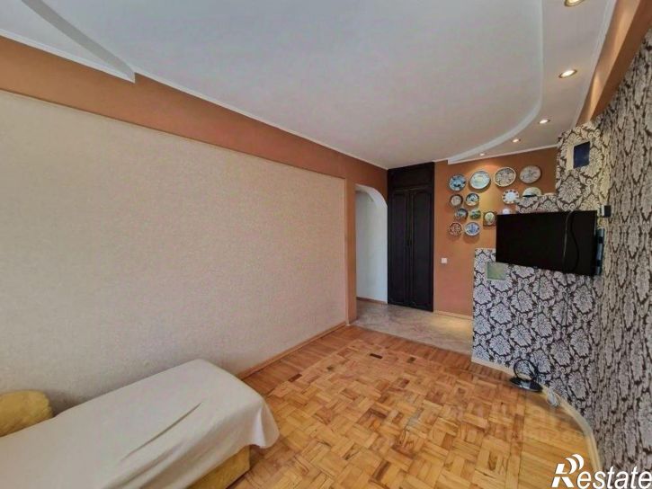 3-комн квартира улица Яна Полуяна, 34,  д. 34