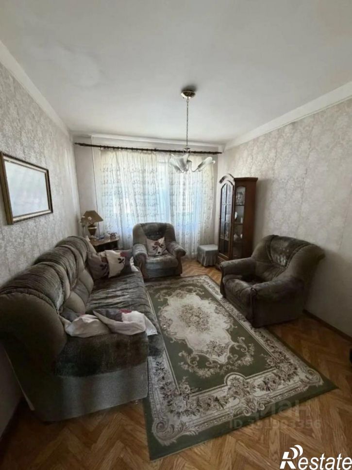 3-комн квартира проспект Чекистов, 21,  д. 21
