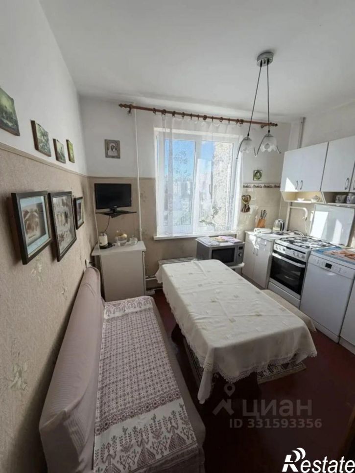 3-комн квартира проспект Чекистов, 21,  д. 21