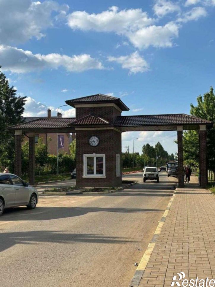 3-комн квартира улица Лётчика Позднякова, 2 к6,  д. 2 к6