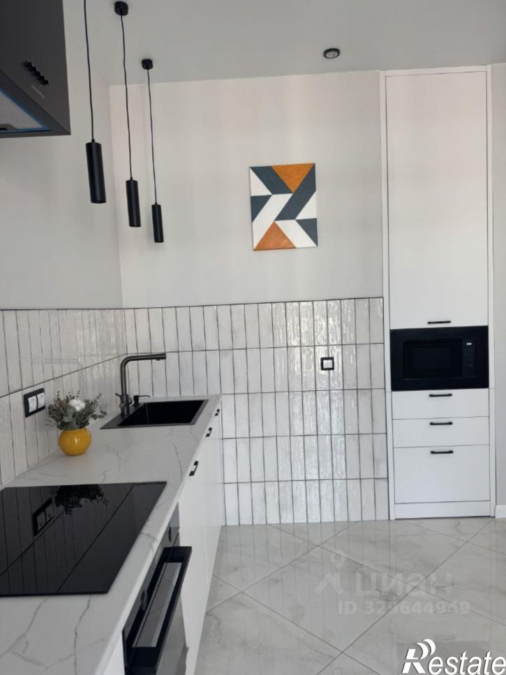 3-комн квартира ул им. генерала Корнилова, 10 1,  д. 10 1,  к. 1