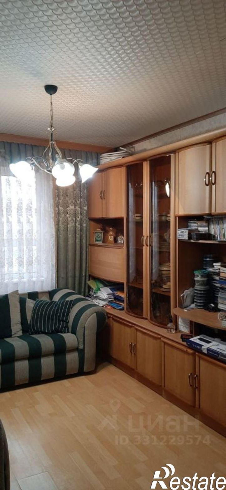 3-комн квартира пр-кт Чекистов, 8,  д. 8