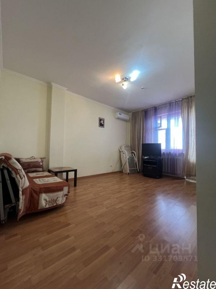 1-комн квартира пр-кт Чекистов, 42,  д. 42