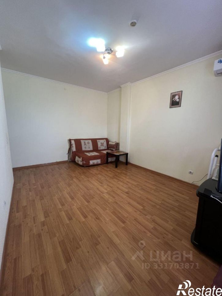 1-комн квартира пр-кт Чекистов, 42,  д. 42