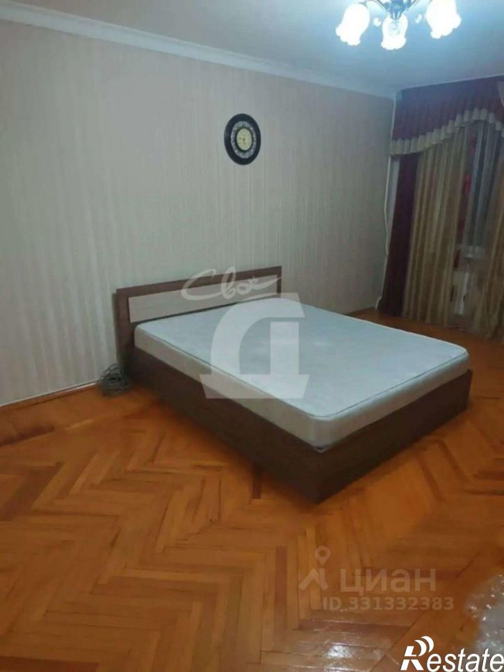 1-комн квартира ул им. 70-летия Октября, 12/1,  д. 12/1