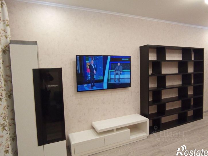3-комн квартира ул им. Вишняковой, 1/23,  д. 1/23