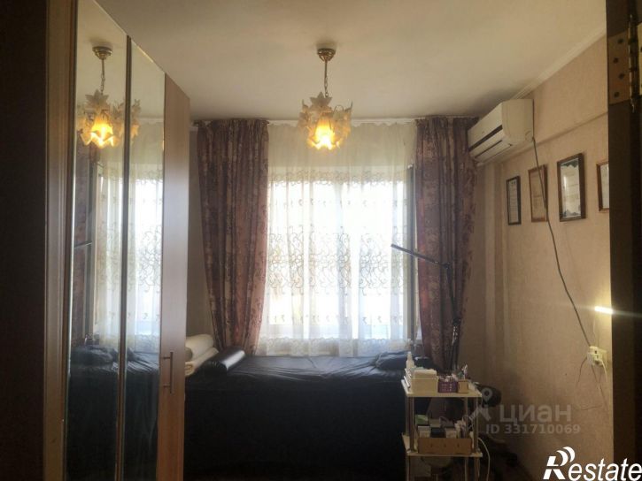 2-комн квартира ул им. Космонавта Гагарина, 240,  д. 240