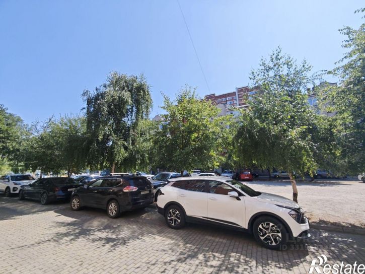 5-комн квартира ул КИМ, 141,  д. 141