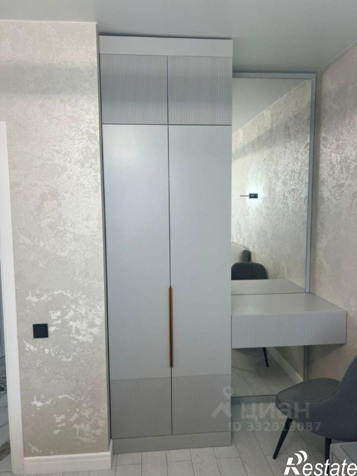 3-комн квартира б-р им. Адмирала Пустошкина, 11Б,  д. 11Б