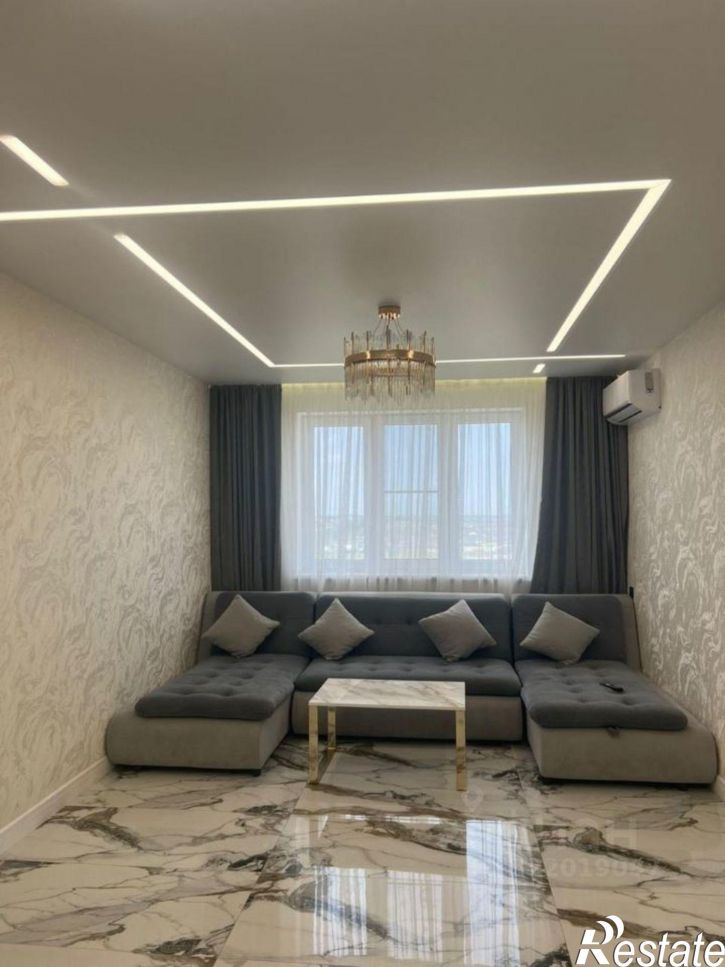 3-комн квартира б-р им. Адмирала Пустошкина, 11Б,  д. 11Б