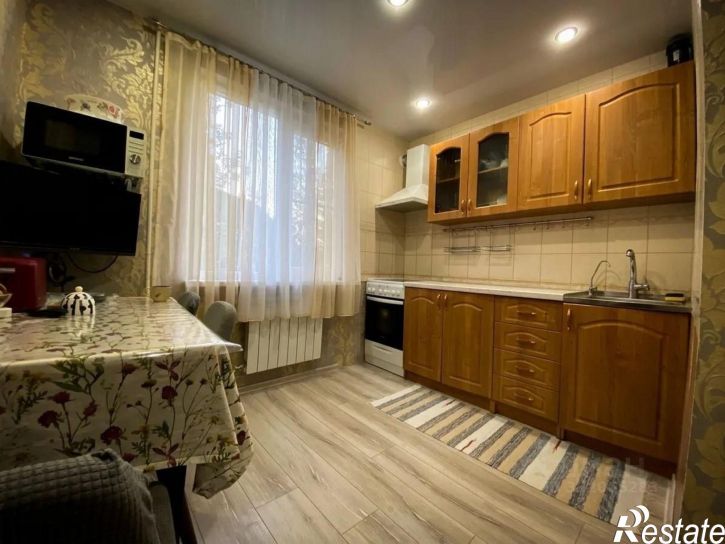 2-комн квартира пр-кт Чекистов, 12,  д. 12