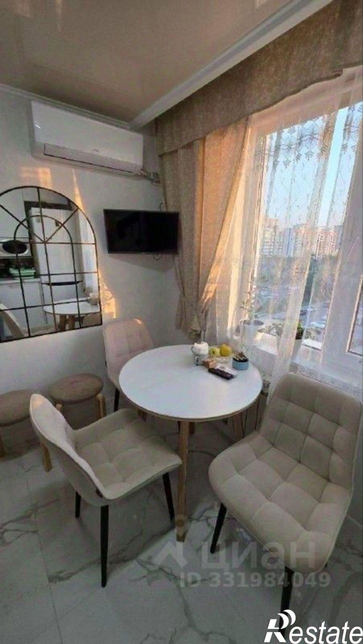 2-комн квартира пр-кт Чекистов, 27,  д. 27
