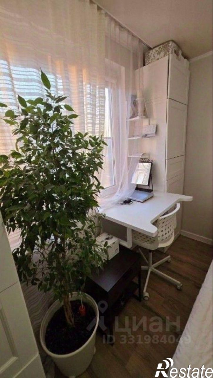 2-комн квартира пр-кт Чекистов, 27,  д. 27