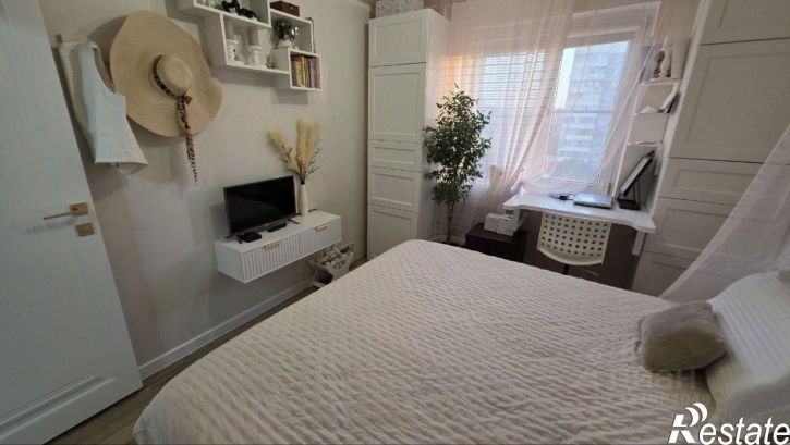 2-комн квартира пр-кт Чекистов, 27,  д. 27