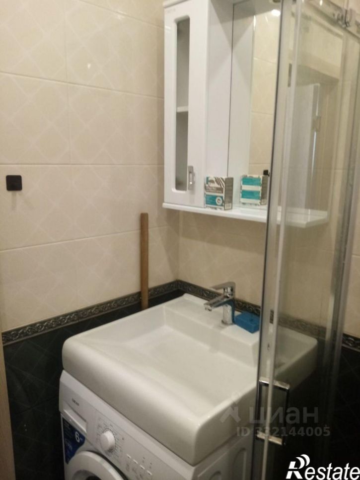 1-комн квартира ул им. Комарова В.М., 21Б,  д. 21Б