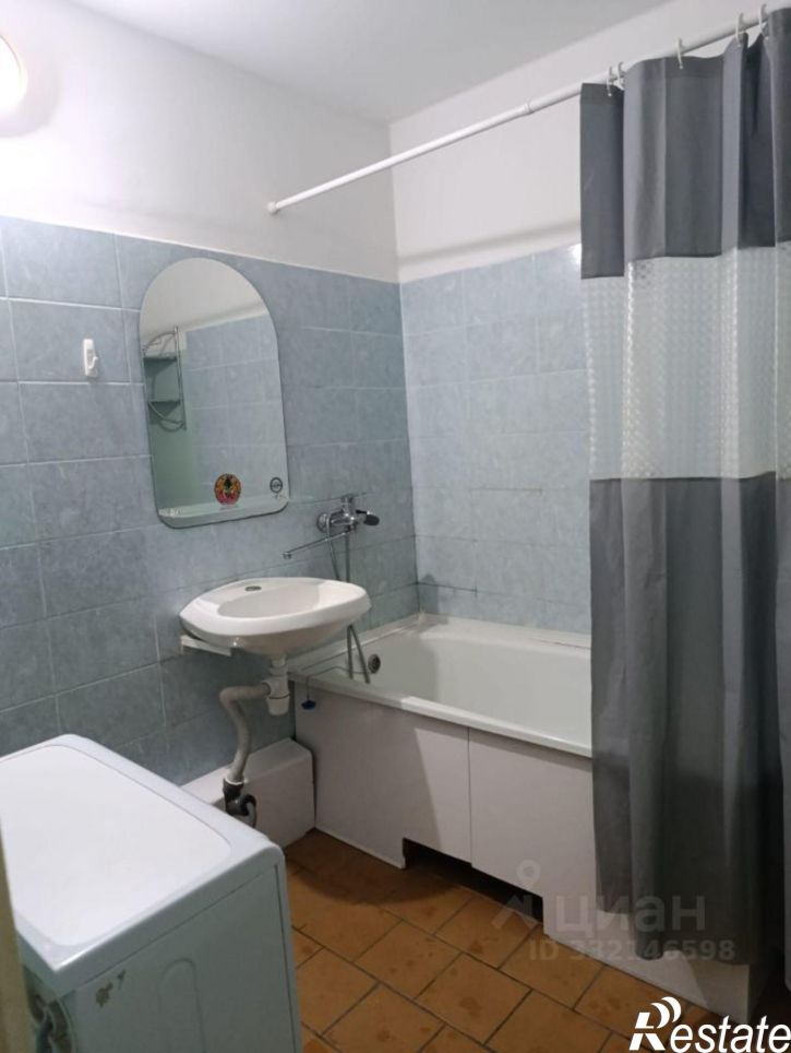 2-комн квартира ул им. 40-летия Победы, 33/11,  д. 33/11