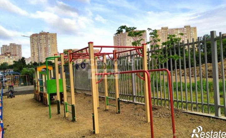2-комн квартира улица Автолюбителей, 1Дк3