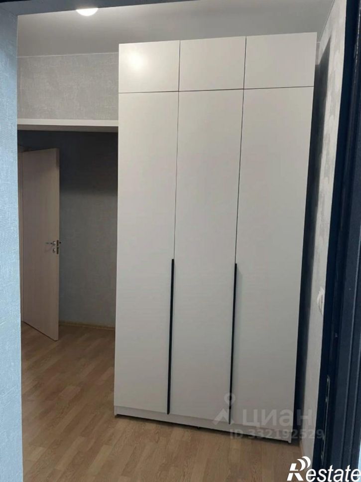 3-комн квартира улица Лётчика Позднякова, 2к21