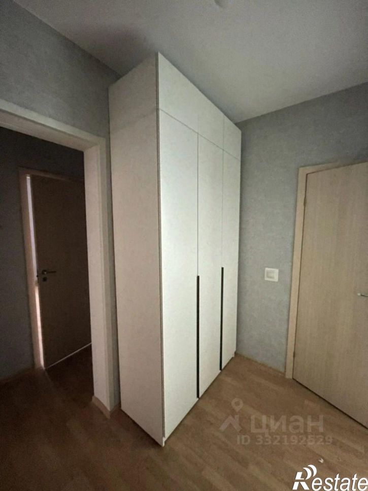 3-комн квартира улица Лётчика Позднякова, 2к21