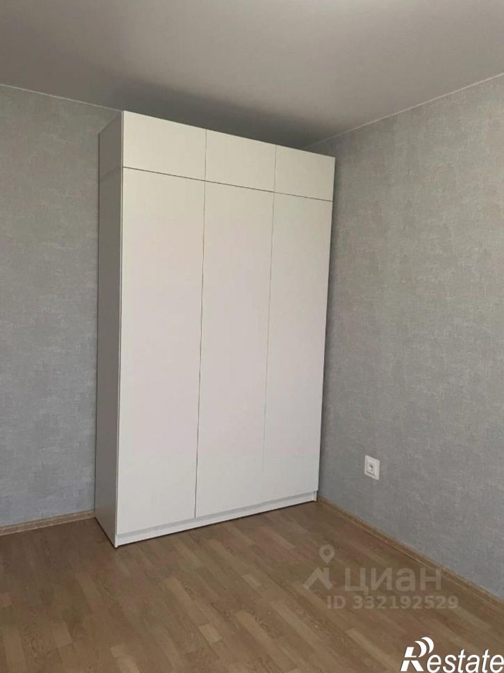 3-комн квартира улица Лётчика Позднякова, 2к21