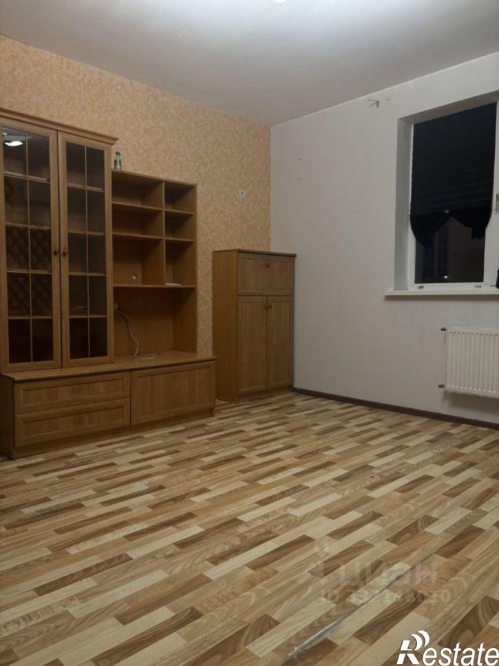 2-комн квартира ул им. Александра Покрышкина, 4/10,  д. 4/10