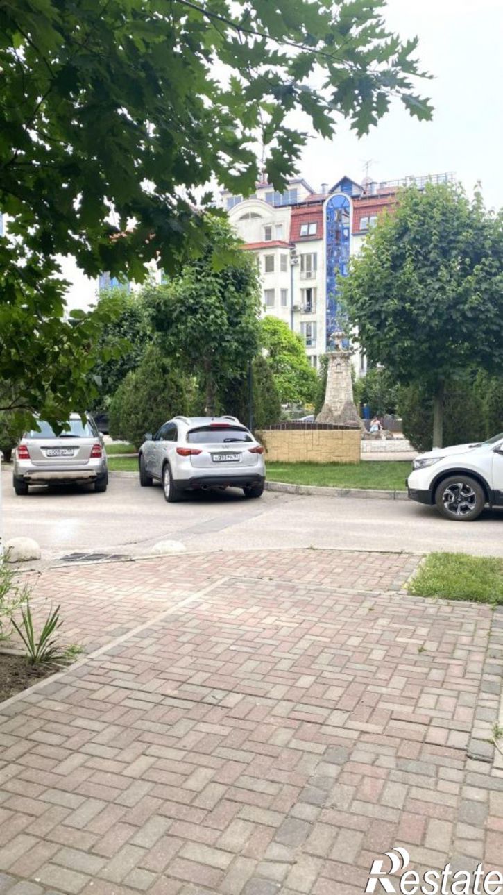 3-комн квартира ул им. Архитектора Ишунина, 4,  д. 4