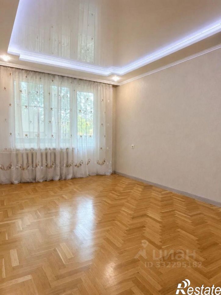 3-комн квартира ул Ставропольская, 180,  д. 180