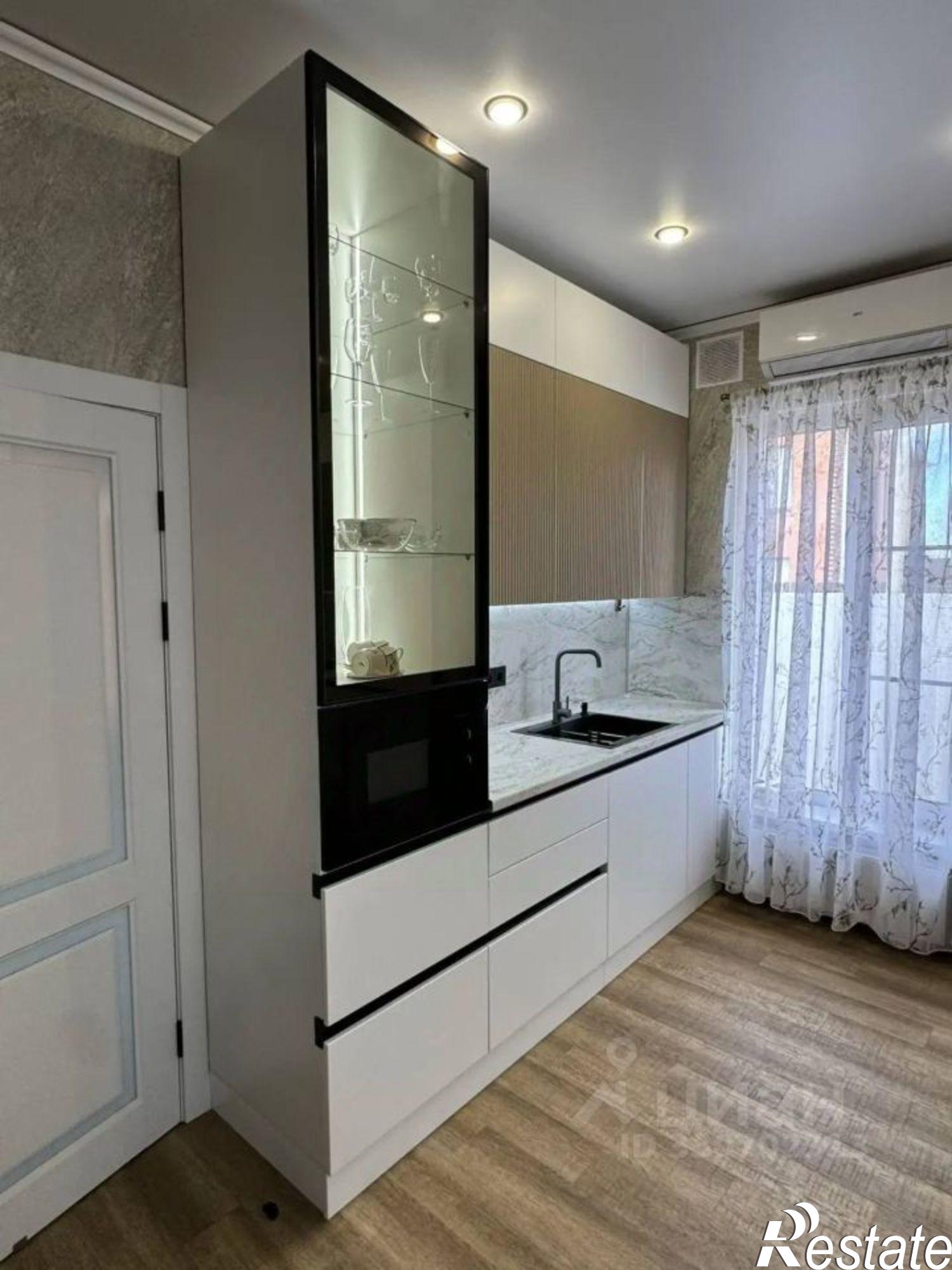 Купить дачу, дом, коттедж за 13 300 000 рублей на Восточный пер, 37