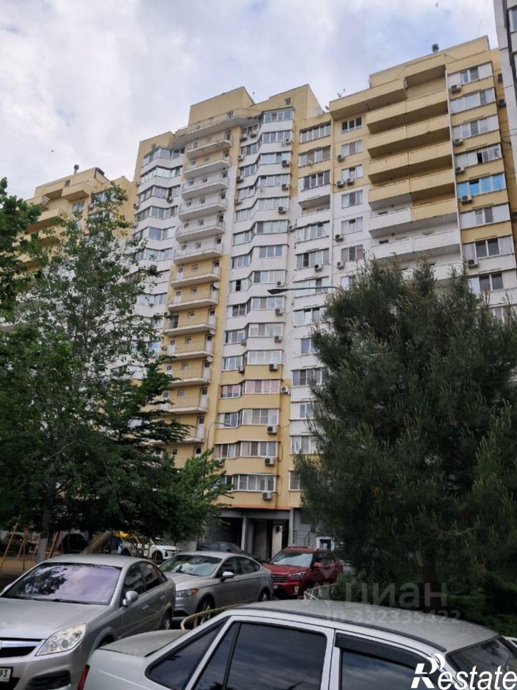 3-комн квартира пр-кт Чекистов, 22,  д. 22