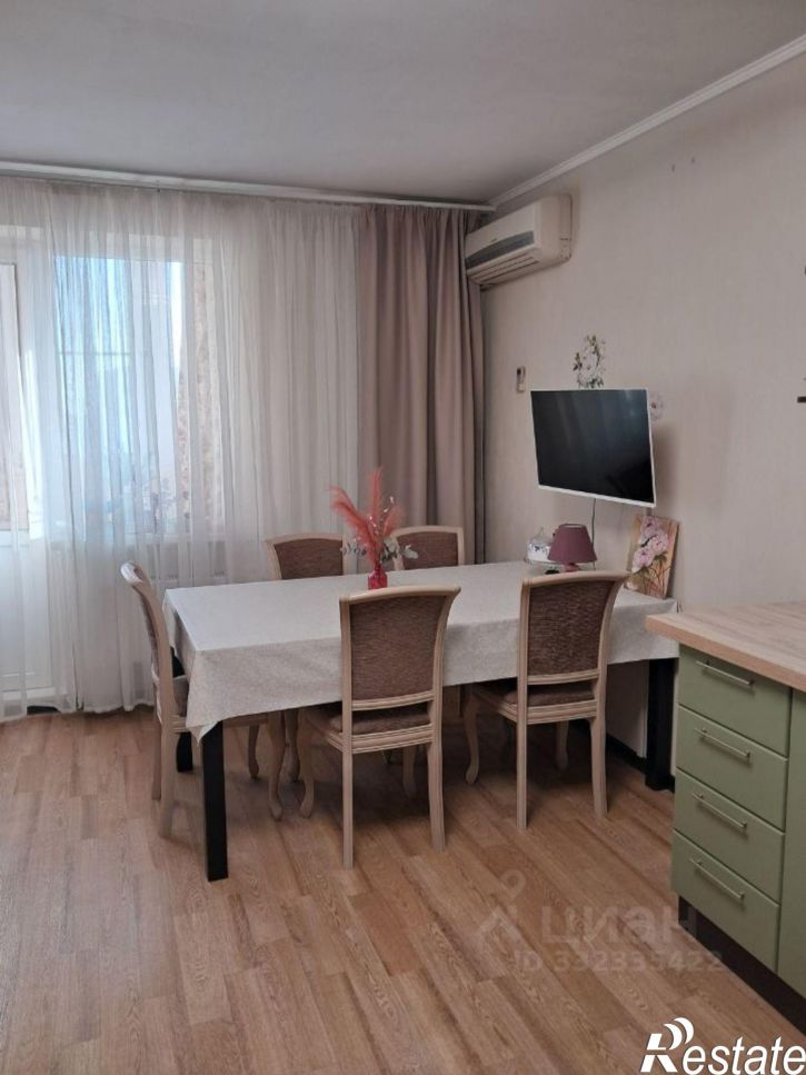 3-комн квартира пр-кт Чекистов, 22,  д. 22