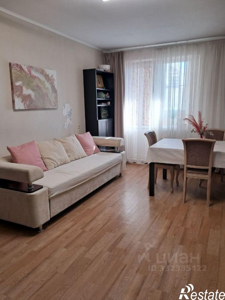 3-комн квартира пр-кт Чекистов, 22,  д. 22
