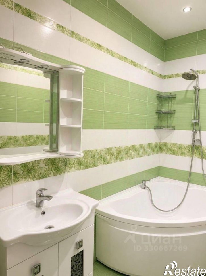 3-комн квартира ул им. 70-летия Октября, 1/1,  д. 1/1