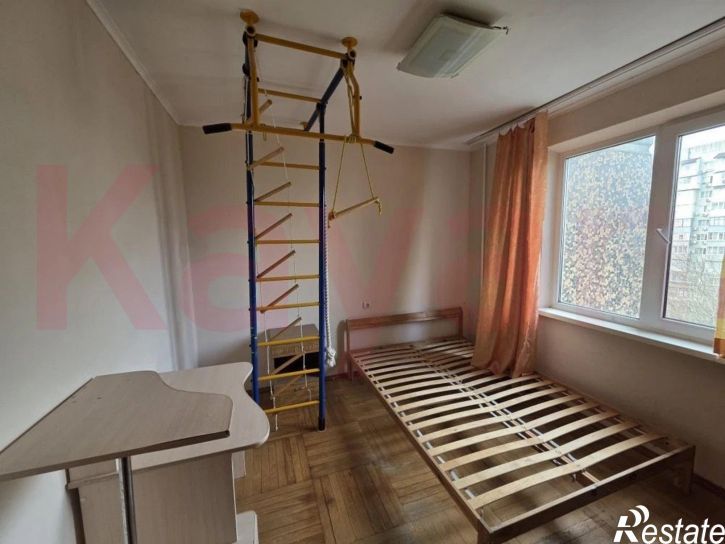 4-комн квартира им. 40-летия Победы ул.