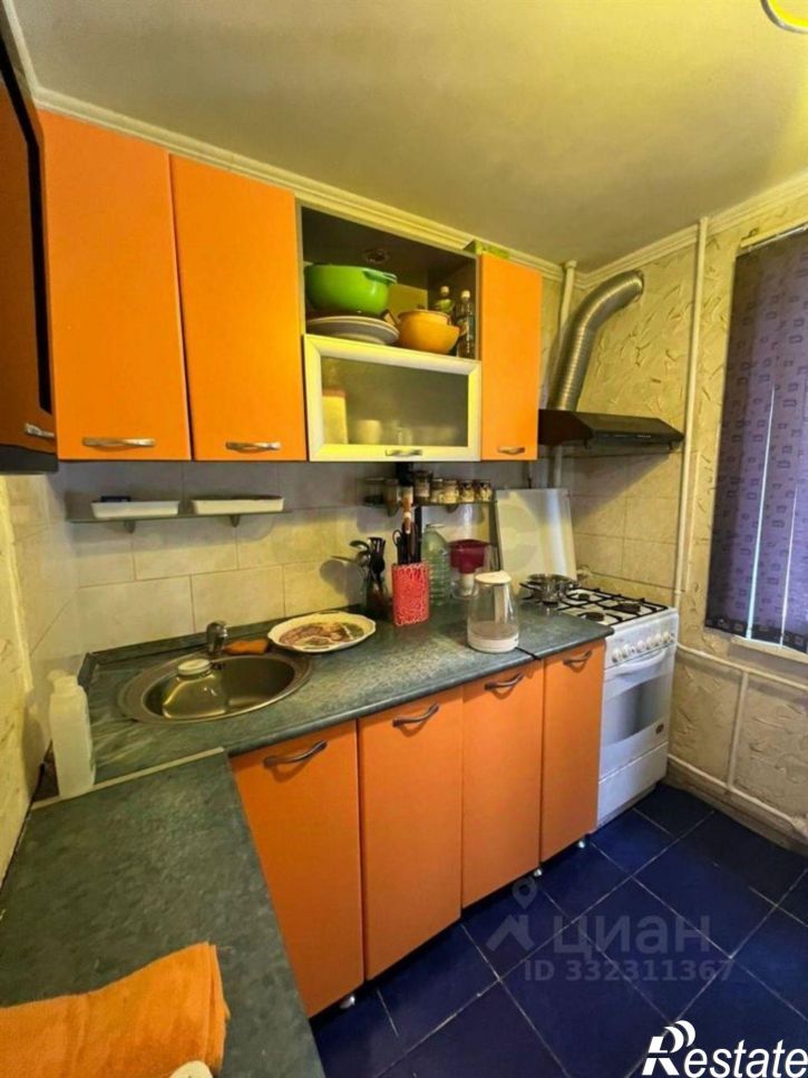 3-комн квартира пр-кт Чекистов, 4,  д. 4