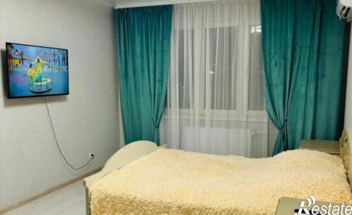 1-комн квартира ул им. генерал-лейтенанта Александра Сапрунова, 37 1,  д. 37 1,  к. 1