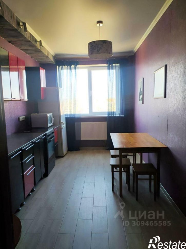 3-комн квартира ул им. 40-летия Победы, 111,  д. 111