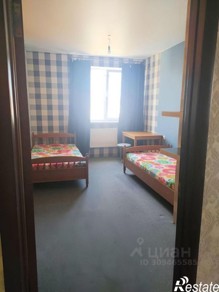 3-комн квартира ул им. 40-летия Победы, 111,  д. 111