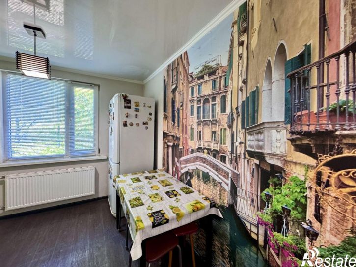 3-комн квартира пр-кт Чекистов, 31,  д. 31