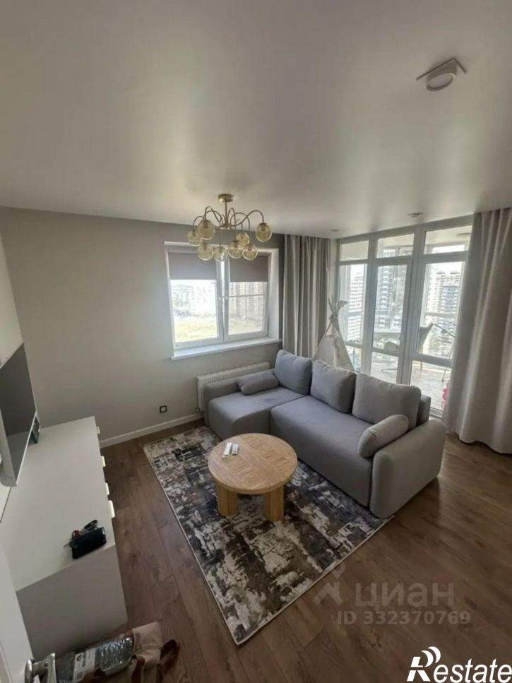 2-комн квартира б-р им. Адмирала Пустошкина, 11Б,  д. 11Б