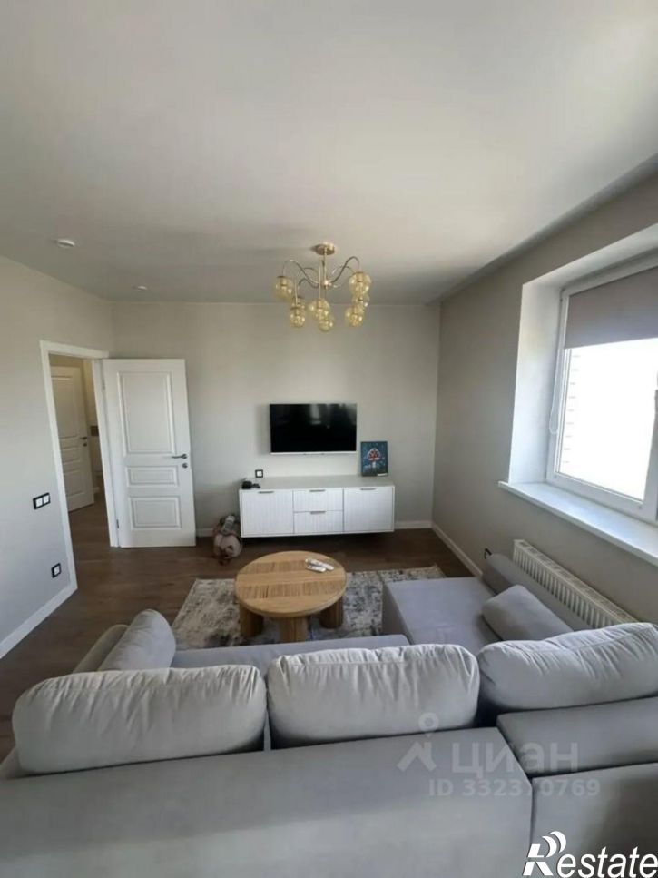2-комн квартира б-р им. Адмирала Пустошкина, 11Б,  д. 11Б