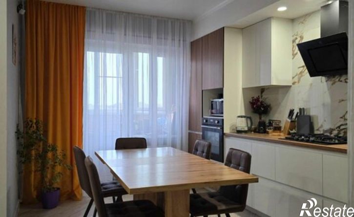 3-комн квартира микрорайон 2-я Площадка, улица Ветеранов, 83