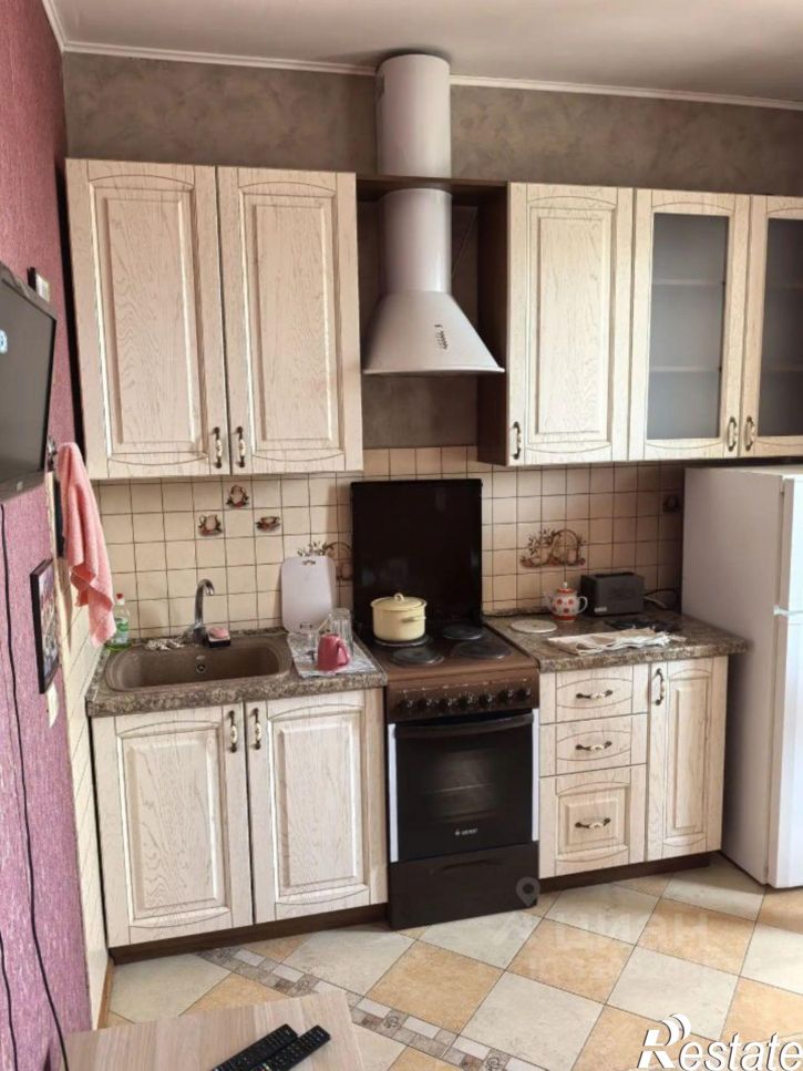 1-комн квартира пр-кт Чекистов, 42,  д. 42